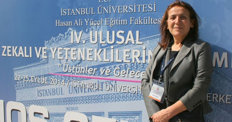 İstanbul Üniversitesi Üstün Zekalılar Eğitimi Anabilim Dalı Başkanı Yrd. Doç. Dr. Serap Emir