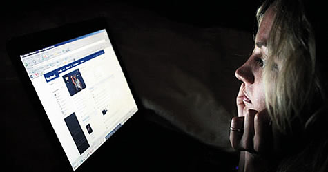 Facebook'ta arkadaşınıza borç para vermeyin