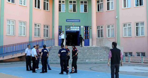 Asılsız bomba ihbarı okul boşalttı