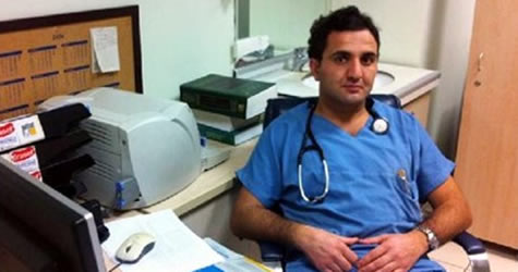 Bu sefer doktor doktoru bıçakladı