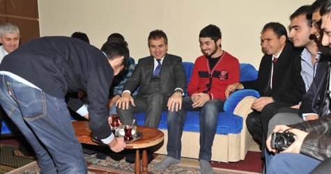 Bakan Kılıç öğrencilere sürpriz yaptı