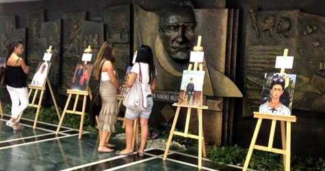 İstanbul Aydın Üniversitesi öğrencilerinden Frida sergisi