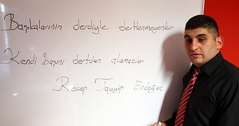 gözleri görmediği halde görüyormuş gibi öğretmenlik yaptı