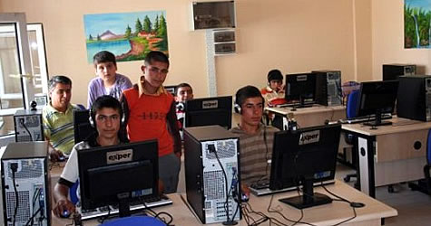 Devlet internet kafelere el atıyor