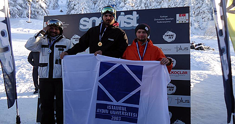 İstanbul Aydın Üniversitesi’nden Snowboard’da çifte şampiyonluk